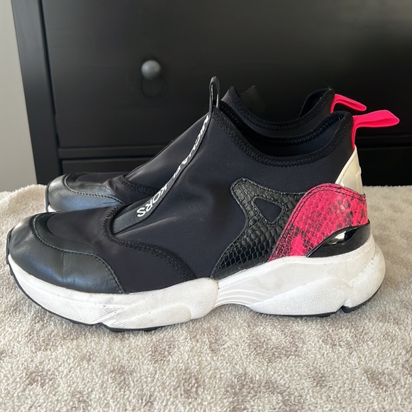 Michael Kors Sneakers Size 8.5 - Picture 2 of 2